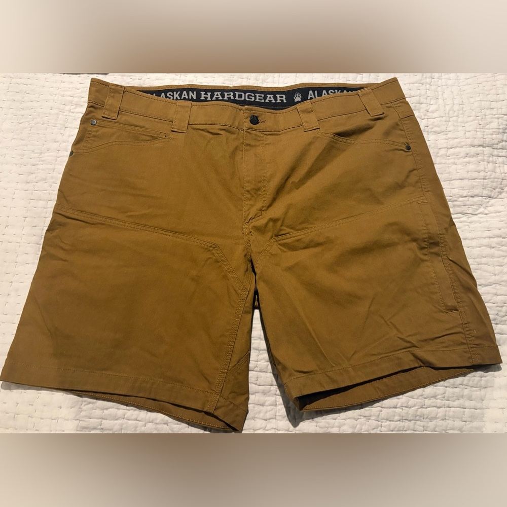 Alaskan Hardwear Shorts Men’s Size 44” Waist Brown Flat Front Outdoor Gear